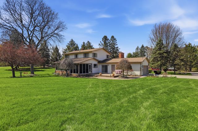 612 Dunross Drive, Milford Charter Twp, MI 48381