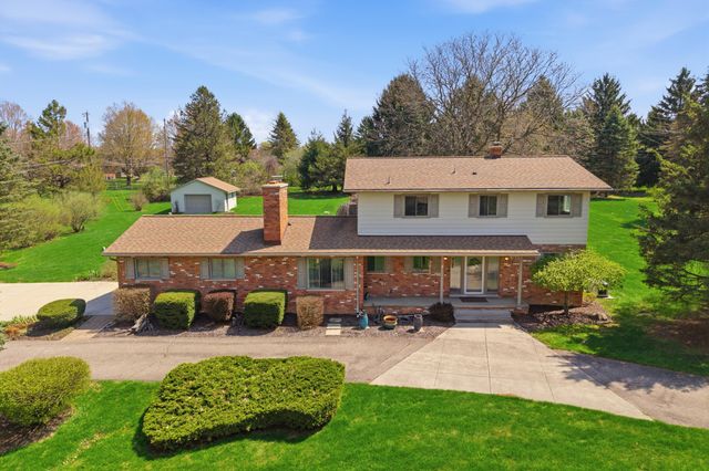 612 Dunross Drive, Milford Charter Twp, MI 48381