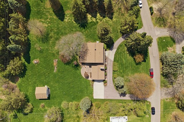 612 Dunross Drive, Milford Charter Twp, MI 48381