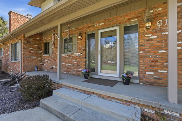 612 Dunross Drive, Milford Charter Twp, MI 48381