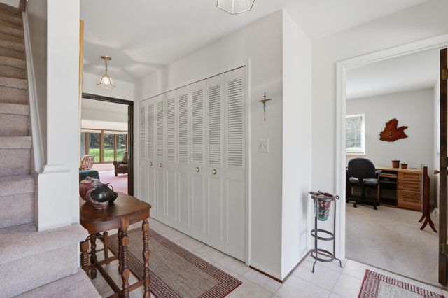 612 Dunross Drive, Milford Charter Twp, MI 48381