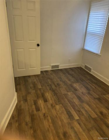 12124 Asbury Park, Detroit, MI 48227