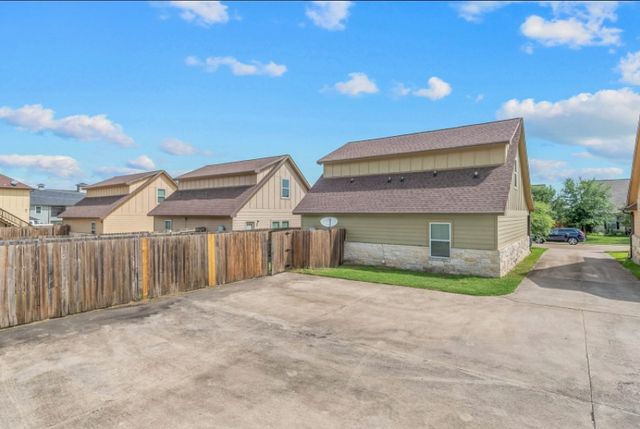 3352 Keefer Loop, College Station, TX 77845