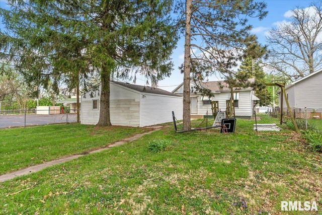 2021 N PEORIA Road, Springfield, IL 62702