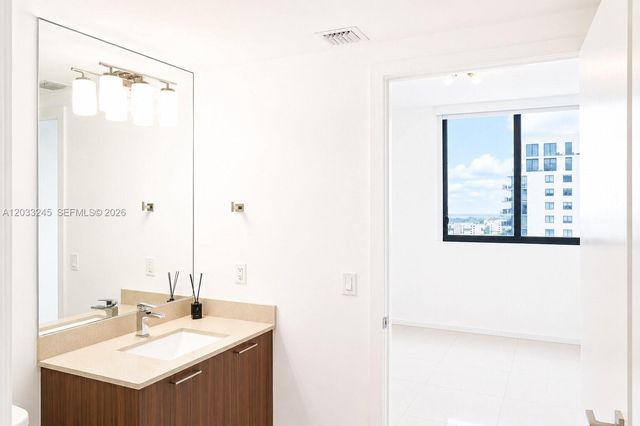 5300 Paseo Boulevard 1701, Doral, FL 33166