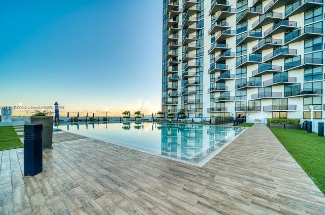 5300 Paseo Boulevard 1701, Doral, FL 33166