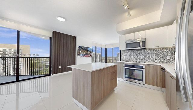 5300 Paseo Boulevard 1701, Doral, FL 33166