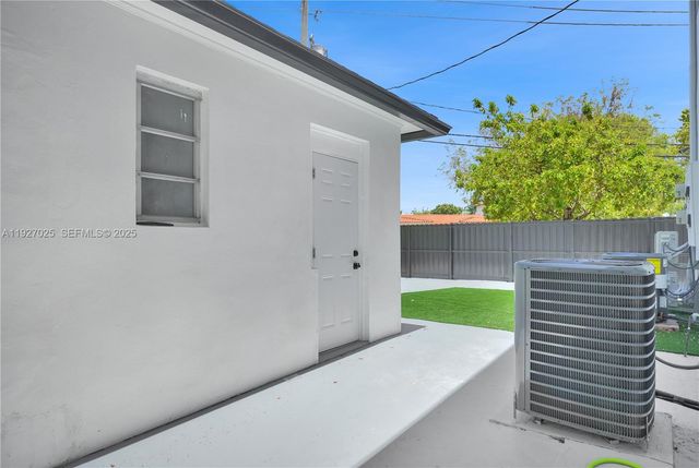 210 Beacom Blvd B, Miami, FL 33135