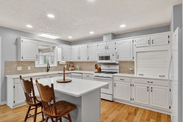 2502 Dobbins Pike, Portland, TN 37148