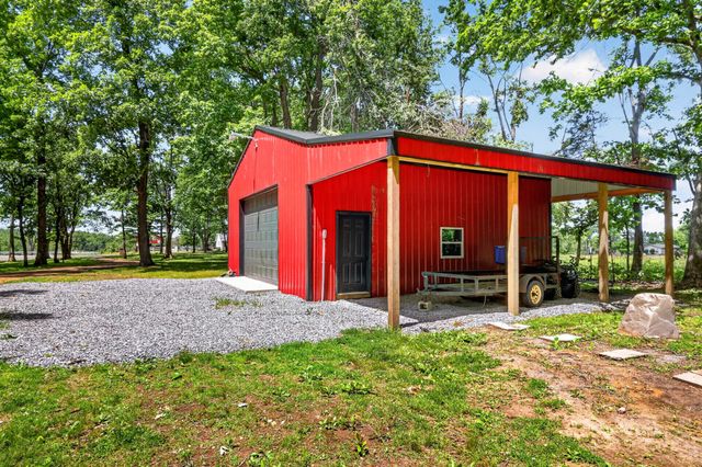 2502 Dobbins Pike, Portland, TN 37148