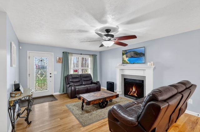 2502 Dobbins Pike, Portland, TN 37148