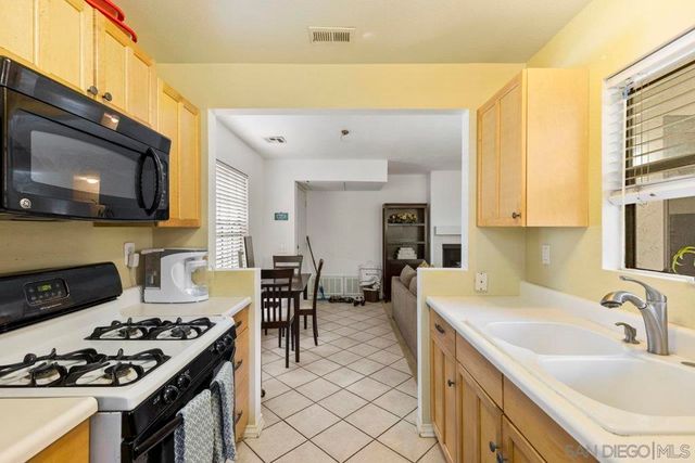 10379 Azuaga St 139, San Diego, CA 92129