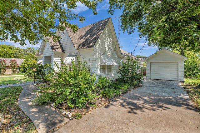 1002 W 3rd Street, Clifton, TX 76634