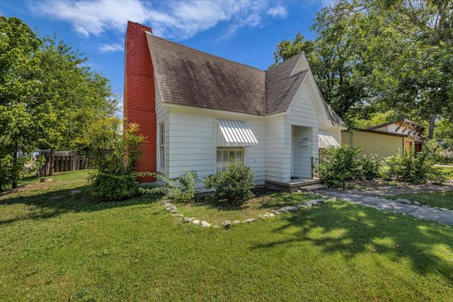 1002 W 3rd Street, Clifton, TX 76634
