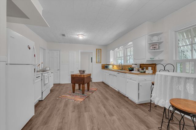 1002 W 3rd Street, Clifton, TX 76634