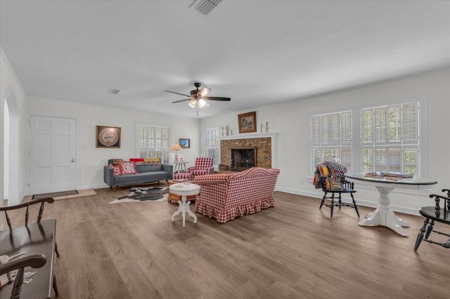 1002 W 3rd Street, Clifton, TX 76634