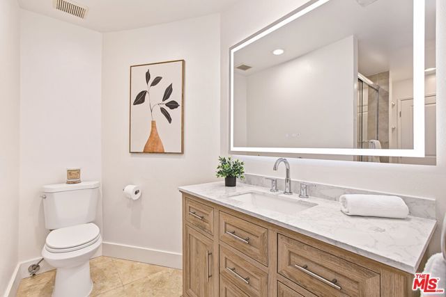 839 Larrabee Street 2, West Hollywood, CA 90069