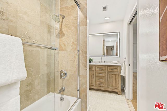 839 Larrabee Street 2, West Hollywood, CA 90069