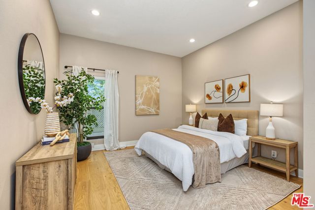 839 Larrabee Street 2, West Hollywood, CA 90069