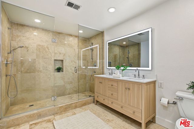 839 Larrabee Street 2, West Hollywood, CA 90069