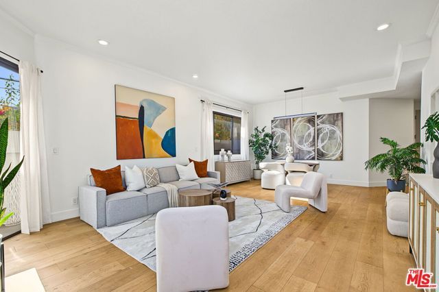 839 Larrabee Street 2, West Hollywood, CA 90069