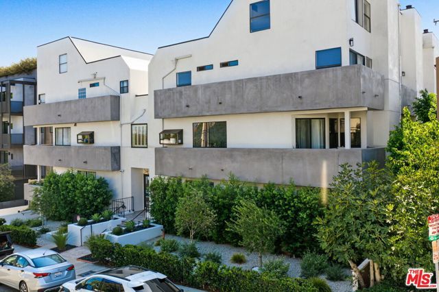 839 Larrabee Street 2, West Hollywood, CA 90069