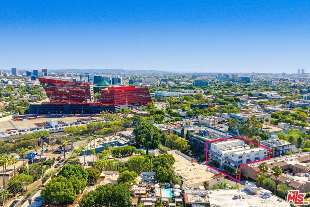 839 Larrabee Street 2, West Hollywood, CA 90069