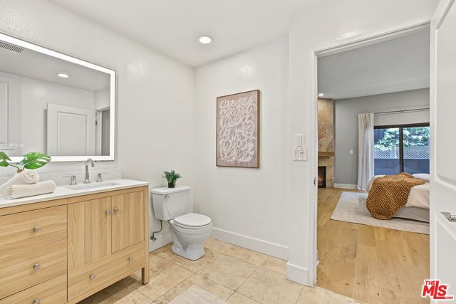 839 Larrabee Street 2, West Hollywood, CA 90069