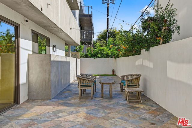 839 Larrabee Street 2, West Hollywood, CA 90069