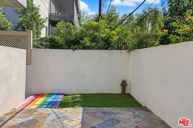 839 Larrabee Street 2, West Hollywood, CA 90069