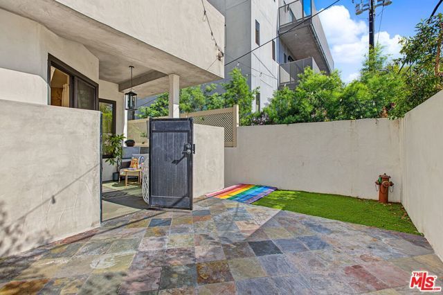 839 Larrabee Street 2, West Hollywood, CA 90069