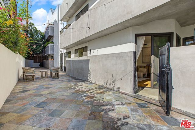 839 Larrabee Street 2, West Hollywood, CA 90069