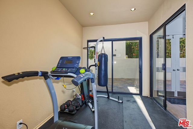 839 Larrabee Street 2, West Hollywood, CA 90069