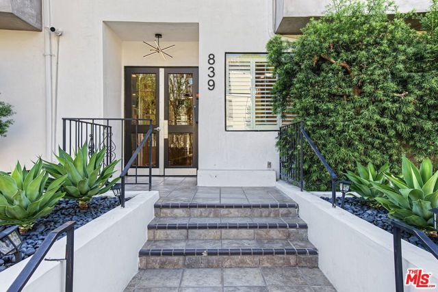 839 Larrabee Street 2, West Hollywood, CA 90069