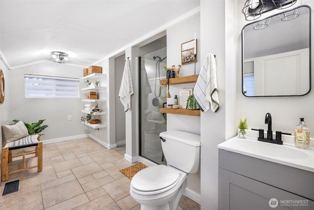 2410 Pine Street, Everett, WA 98201