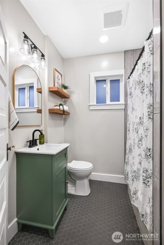 2410 Pine Street, Everett, WA 98201