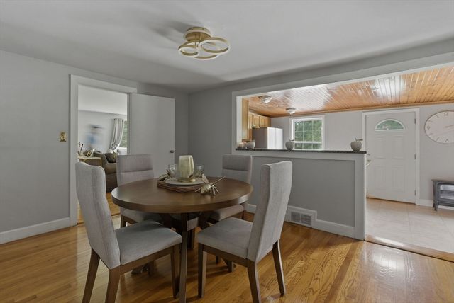 505 Lowell Street, Lynnfield, MA 01940