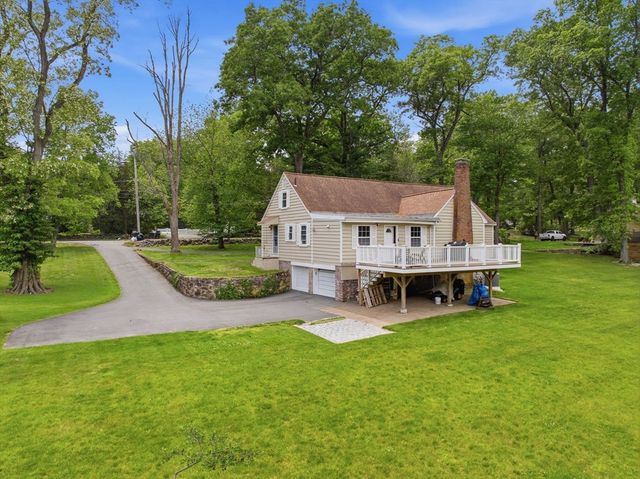 505 Lowell Street, Lynnfield, MA 01940
