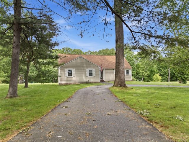505 Lowell Street, Lynnfield, MA 01940