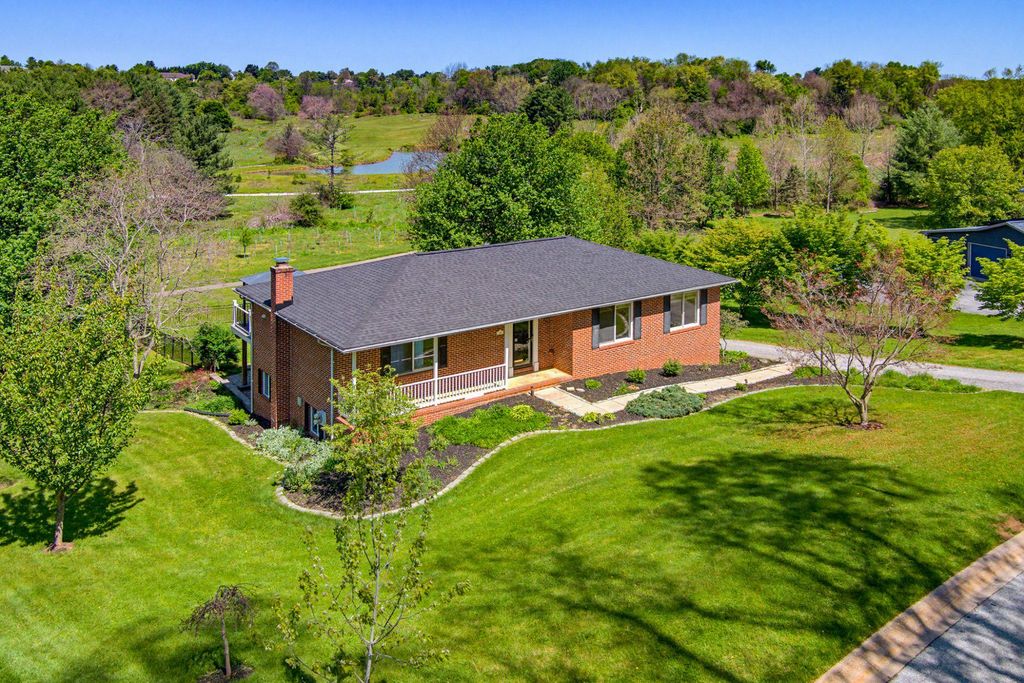 Image 1 of property listing at 308 AVALON LN, Westminster, MD 21158
