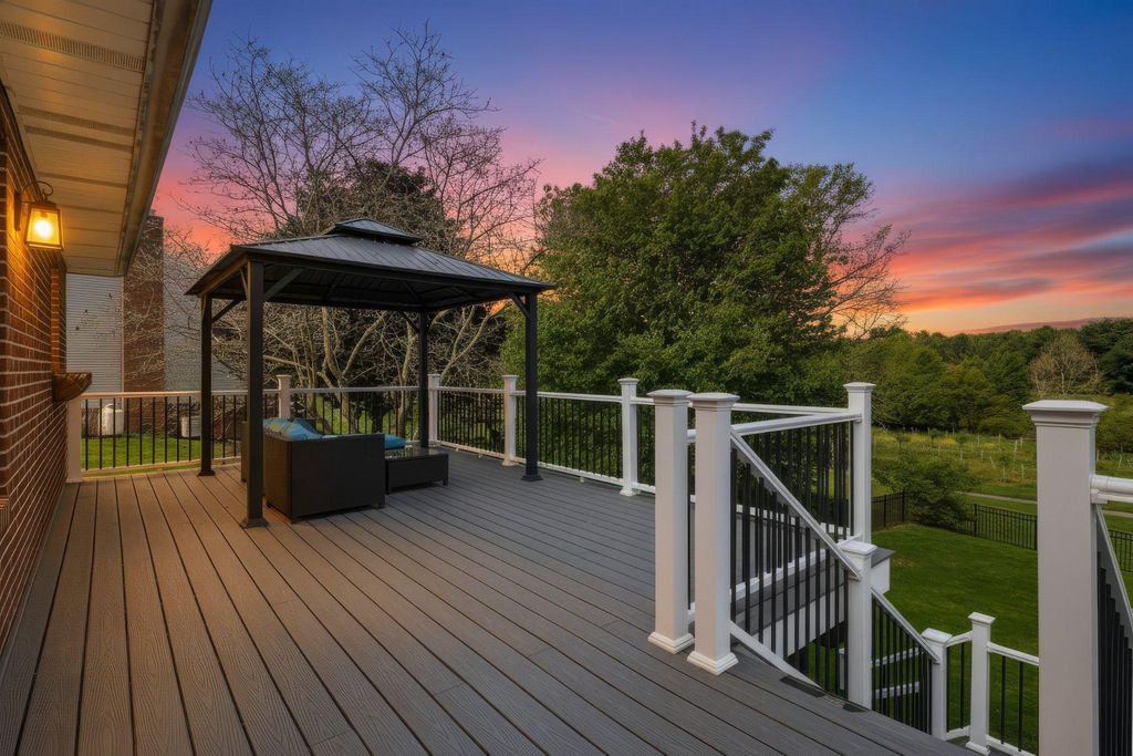 Image 10 of property listing at 308 AVALON LN, Westminster, MD 21158