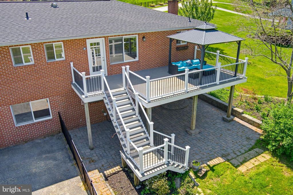 Image 12 of property listing at 308 AVALON LN, Westminster, MD 21158