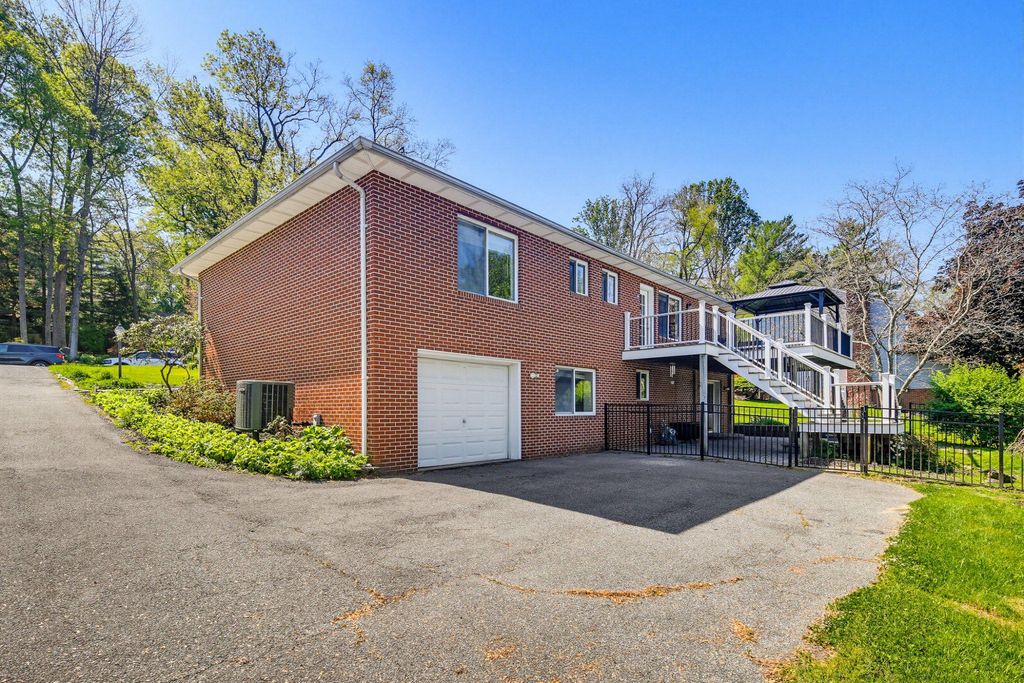 Image 18 of property listing at 308 AVALON LN, Westminster, MD 21158