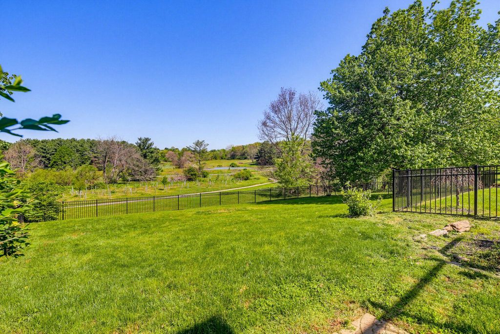 Image 20 of property listing at 308 AVALON LN, Westminster, MD 21158