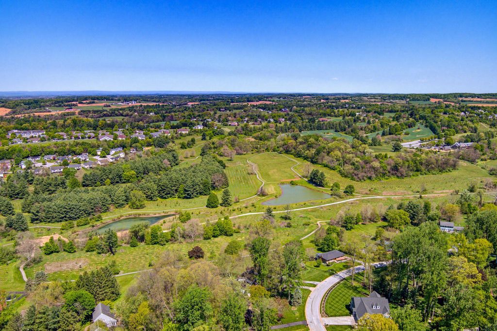 Image 21 of property listing at 308 AVALON LN, Westminster, MD 21158