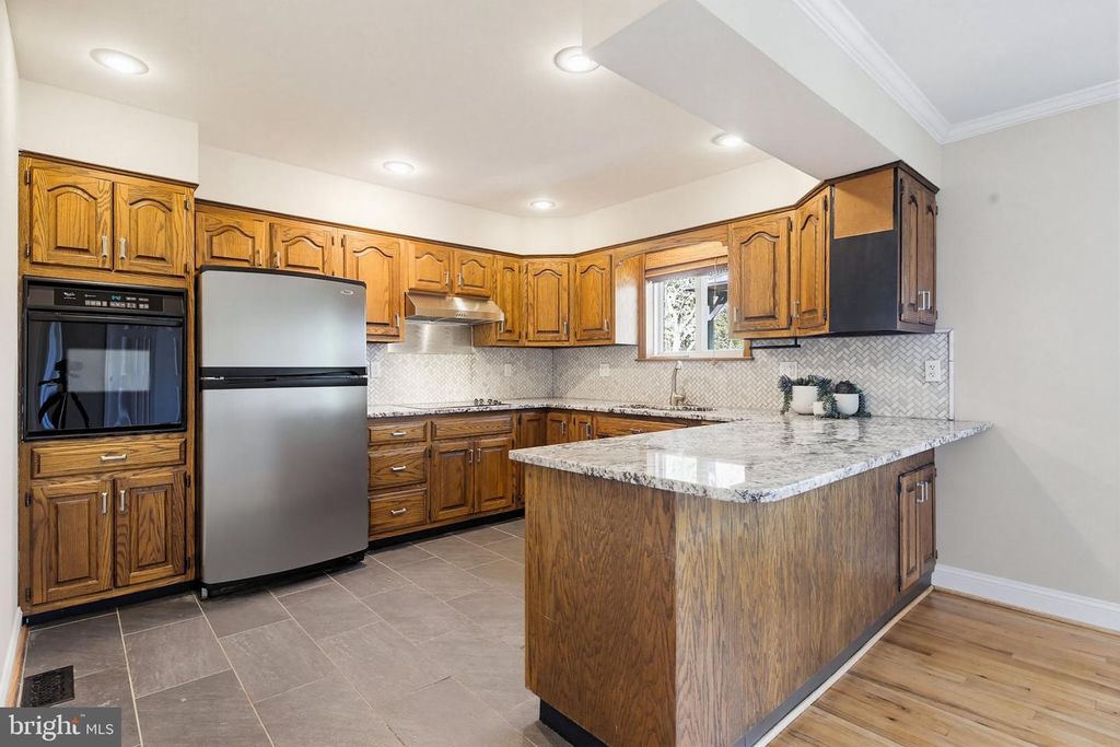 Image 25 of property listing at 308 AVALON LN, Westminster, MD 21158