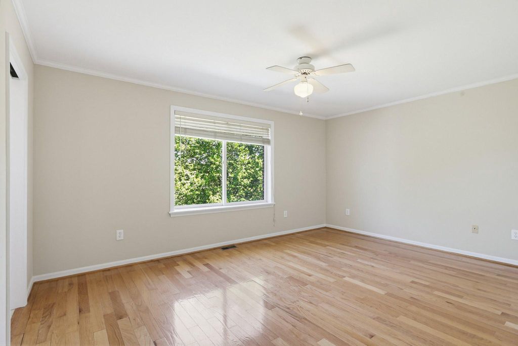 Image 34 of property listing at 308 AVALON LN, Westminster, MD 21158