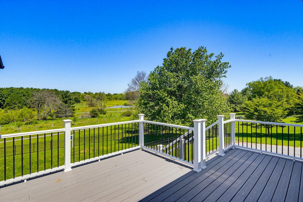 Image 7 of property listing at 308 AVALON LN, Westminster, MD 21158