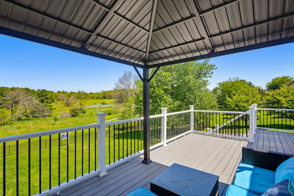 Image 8 of property listing at 308 AVALON LN, Westminster, MD 21158