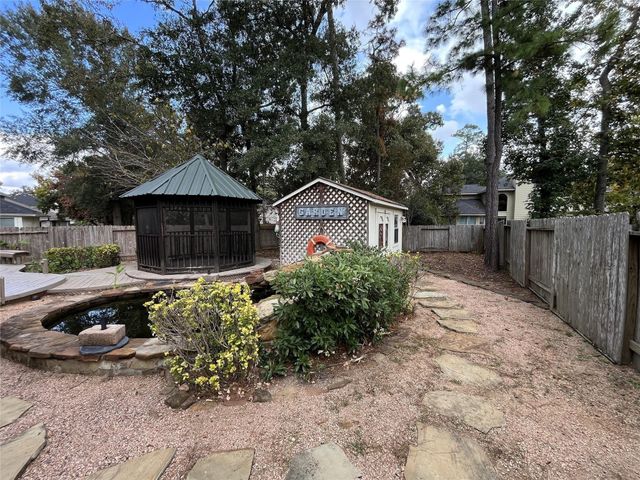 30 S Rambling Ridge Place, Conroe, TX 77385